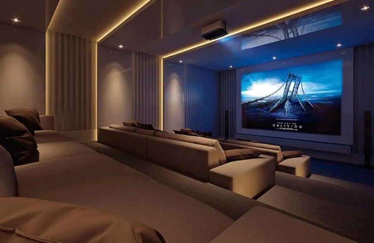 Projetando o Home Cinema dos Sonhos: Guia de Áudio e Vídeo Residencial de Alto Padrão